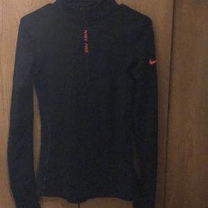 Nike pro long sleeve hyperwarm sweatshirt